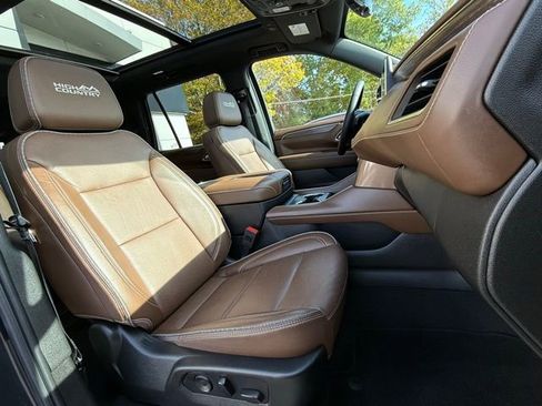 Used 2023 Chevrolet Tahoe High Country image 18