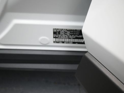 Used 2025 Toyota RAV4 XLE w/ Convenience Package image 17