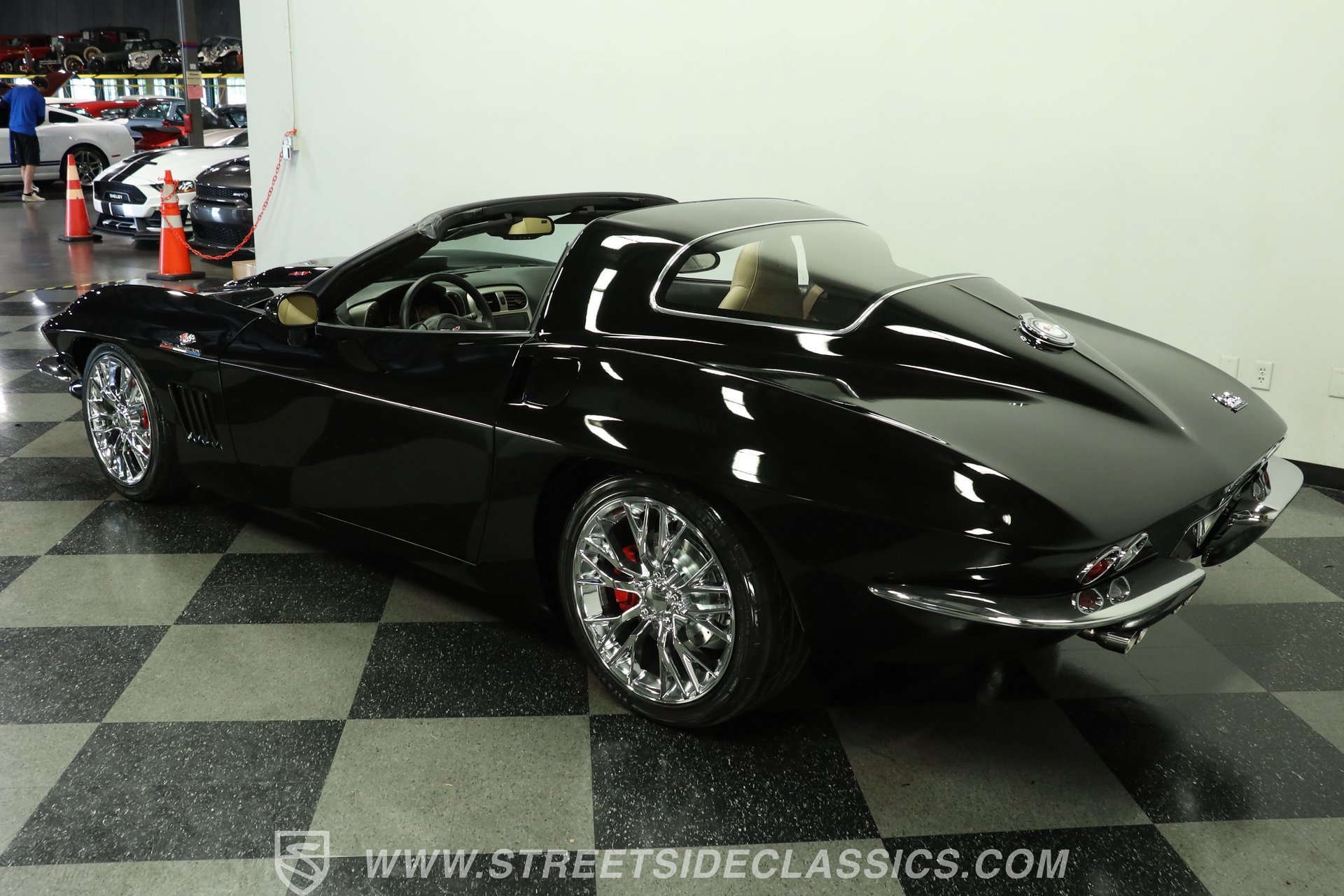 Used 2005 Chevrolet Corvette Coupe w/ Preferred Equipment Group RWD image 7