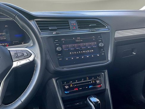 Used 2023 Volkswagen Tiguan SE AWD/4WD image 12