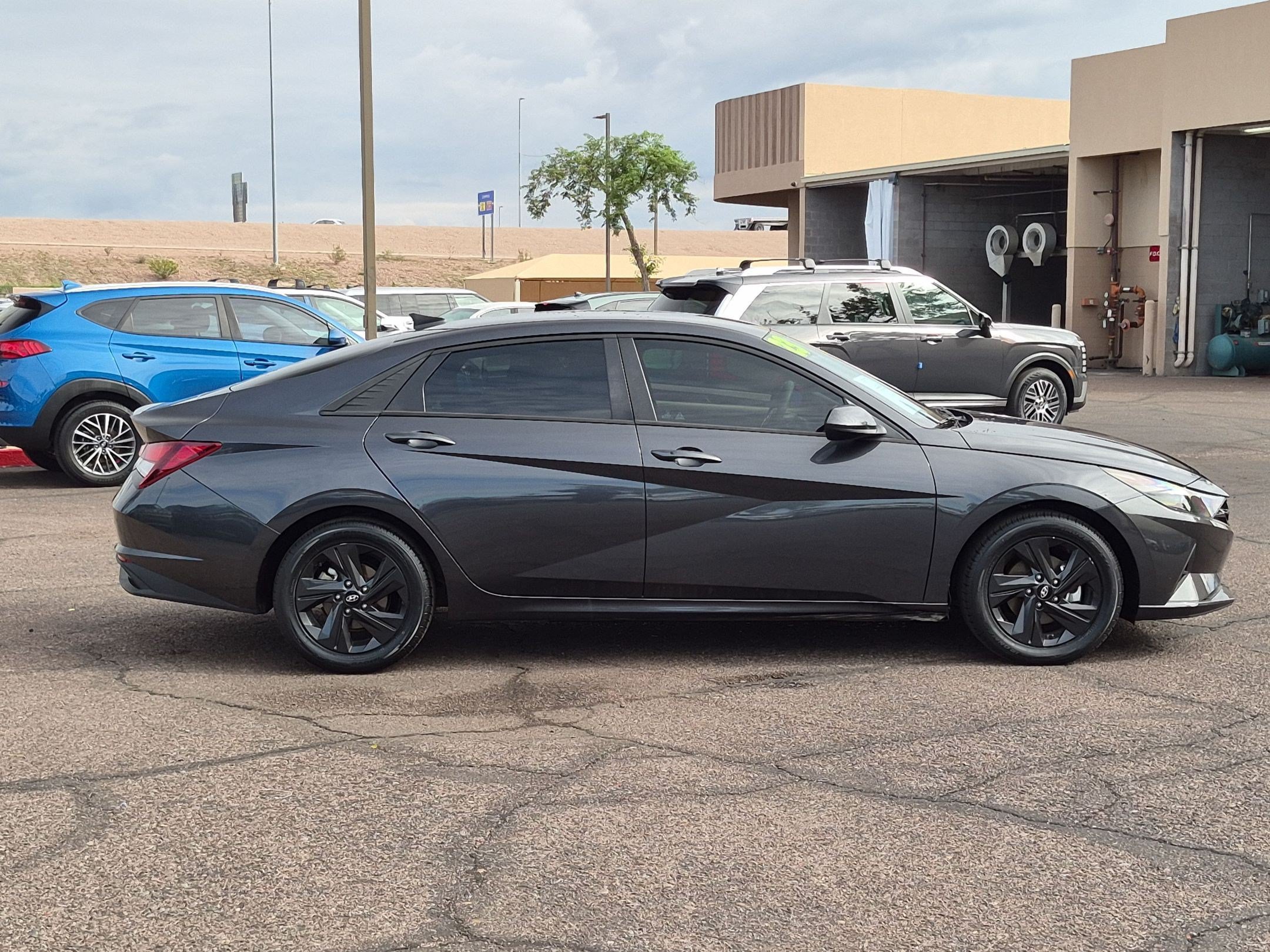 Used 2023 Hyundai Elantra SEL FWD image 4