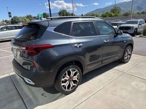 Certified 2023 Kia Seltos SX w/ SX Sunroof Package AWD/4WD image 4
