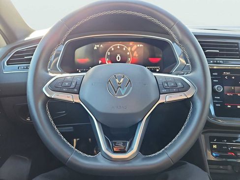 Used 2023 Volkswagen Tiguan SE R-Line image 29