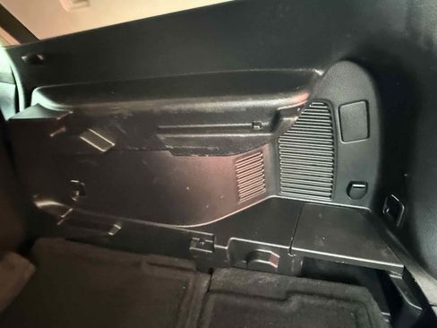 Used 2017 Nissan Rogue SV FWD image 73