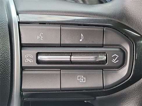 Certified 2023 Chevrolet Colorado LT image 9