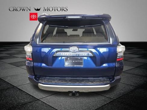 Used 2020 Toyota 4Runner TRD Off-Road Premium w/ Moonroof Package AWD/4WD image 5