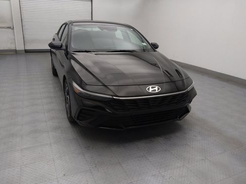Used 2025 Hyundai Elantra Sport image 14