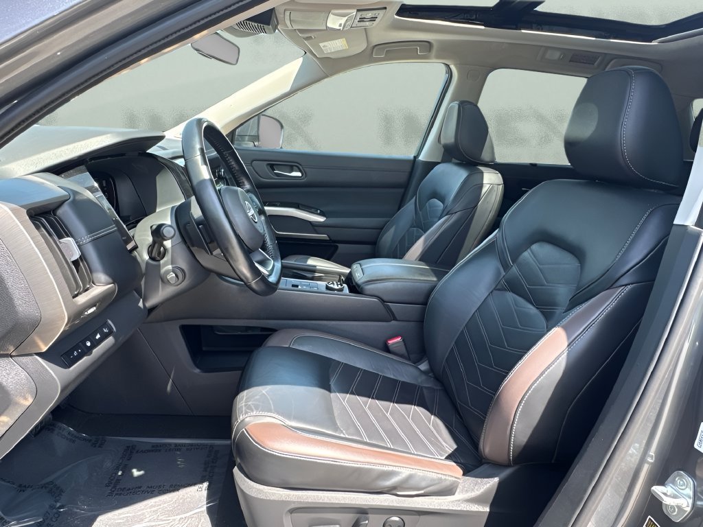 Used 2023 Nissan Pathfinder Platinum AWD/4WD image 9