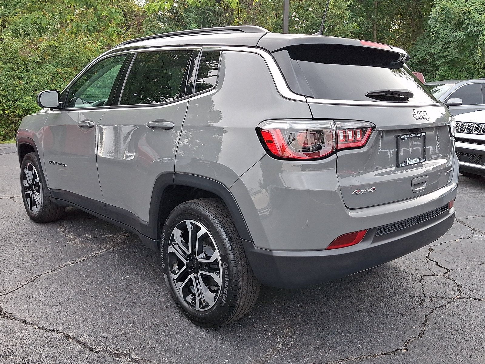 Certified 2022 Jeep Compass Limited w/ Sun and Sound Group AWD/4WD image 4