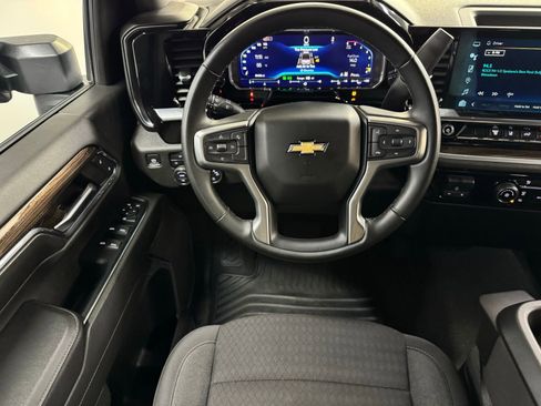 Used 2024 Chevrolet Silverado 3500 LT image 17