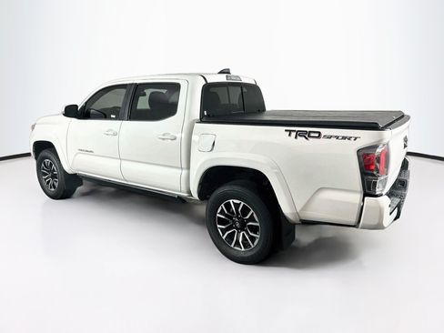 Used 2022 Toyota Tacoma TRD Sport w/ Technology Package RWD image 5