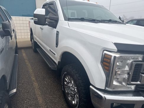 Used 2019 Ford F250 XLT w/ XLT Premium Package image 14