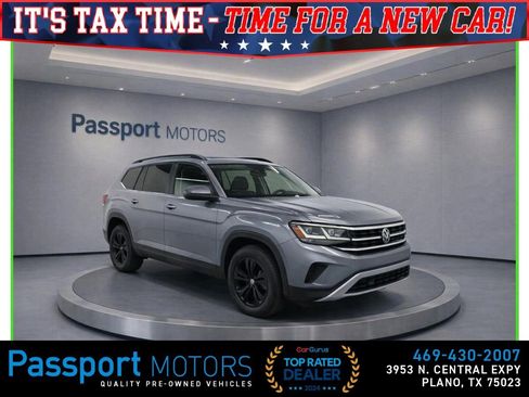 Used 2023 Volkswagen Atlas SE w/ Panoramic Sunroof Package image 3