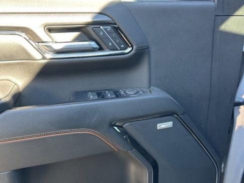 Used 2024 GMC Sierra 2500 AT4 w/ Technology Package image 9