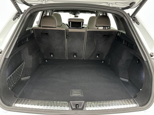 Used 2025 Audi Q5 Premium Plus w/ Premium Plus AWD/4WD image 24