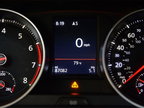 Used 2017 Volkswagen GTI SE image 21