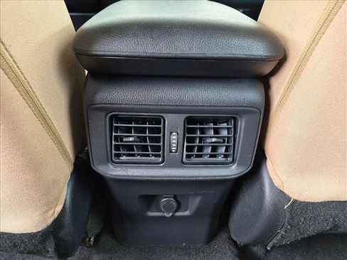 Used 2022 Toyota RAV4 LE FWD image 16
