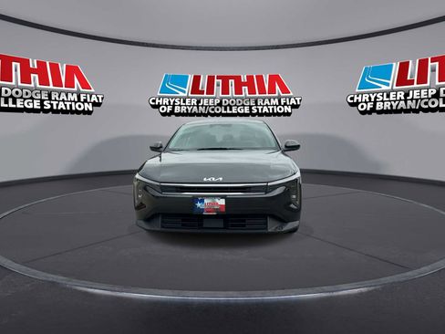 Used 2025 Kia K4 FWD image 3