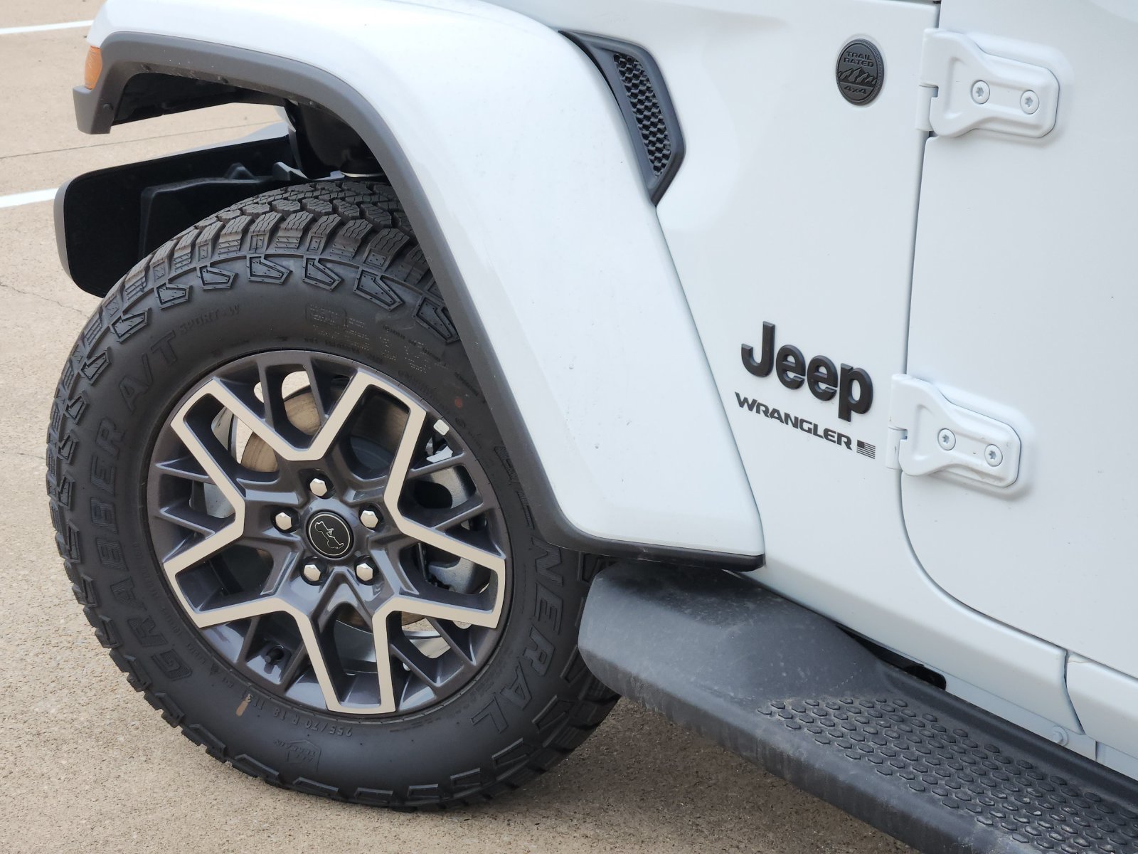 New 2026 Jeep Wrangler Unlimited Sahara AWD/4WD image 17