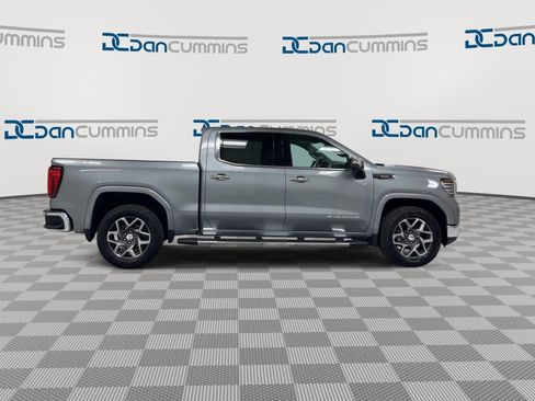 Used 2023 GMC Sierra 1500 SLT AWD/4WD image 9