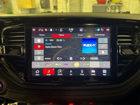 Used 2024 Dodge Durango GT image 17