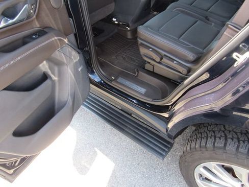 Certified 2021 GMC Yukon Denali w/ Denali Premium Package AWD/4WD image 24