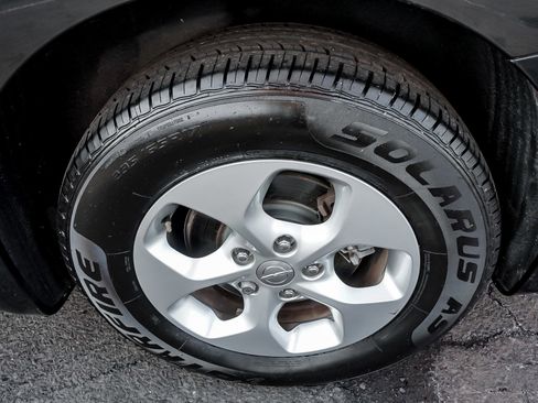 Used 2017 Chrysler Pacifica Touring-L Plus FWD image 7