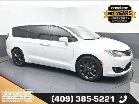 Used 2019 Chrysler Pacifica Touring Plus w/ S Appearance Package image 1