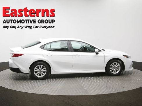 Used 2025 Toyota Camry Hybrid FWD image 44