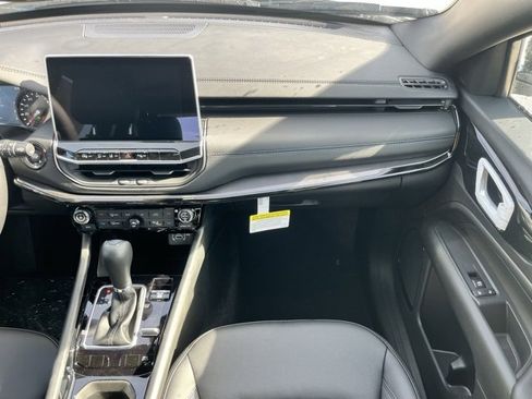 New 2026 Jeep Compass Limited image 9