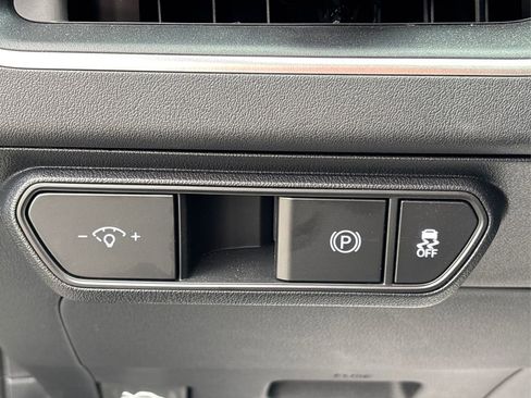 Used 2025 Kia K4 LXS image 31