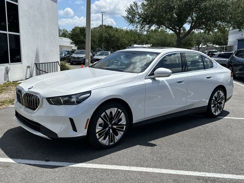 New 2026 BMW 530i xDrive AWD/4WD image 6