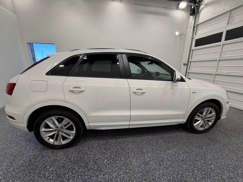 Used 2018 Audi Q3 2.0T Premium w/ Convenience Package AWD/4WD image 7