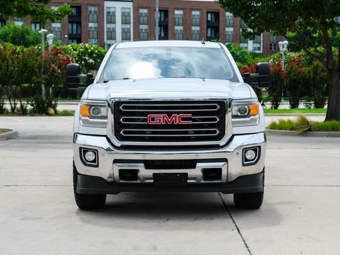 Used 2015 GMC Sierra 2500 SLT w/ Duramax Plus Package AWD/4WD image 4
