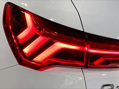 Used 2025 Audi Q3 2.0T Premium Plus w/ Premium Plus Package image 28