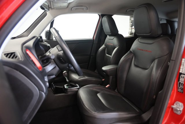 Used 2023 Jeep Renegade Trailhawk w/ Trailhawk Elite Group AWD/4WD image 17