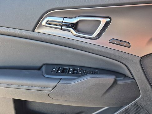 New 2026 Kia Sportage SX image 6