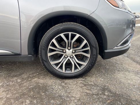 Used 2017 Mitsubishi Outlander SEL image 9