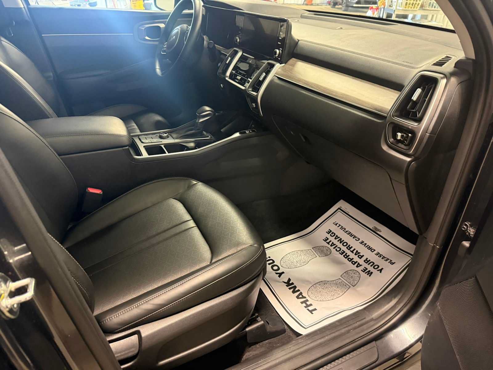 Used 2023 Kia Sorento S w/ Panoramic Sunroof Package AWD/4WD image 28