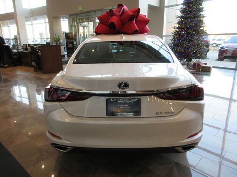 New 2025 Lexus ES 350 image 7