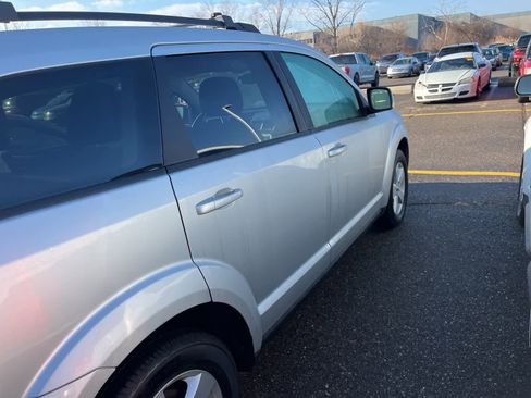 Used 2010 Dodge Journey SXT w/ Premium Convenience Group image 16