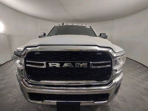 Used 2022 RAM 3500 Tradesman w/ Chrome Appearance Group AWD/4WD image 11