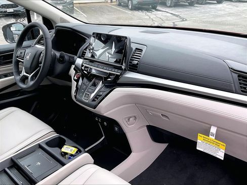 New 2026 Honda Odyssey Touring image 10