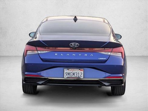 Used 2023 Hyundai Elantra Limited w/ Preferred Accessory Package image 7
