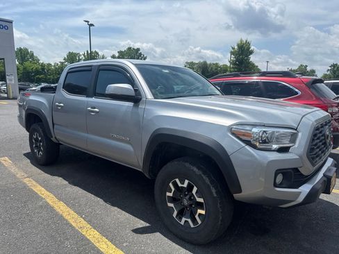 Used 2021 Toyota Tacoma TRD Off-Road AWD/4WD image 2