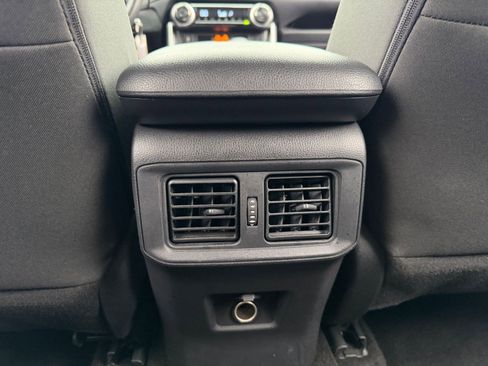 Used 2025 Toyota RAV4 LE AWD/4WD image 23