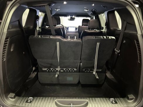 Used 2025 Chrysler Pacifica Select image 25