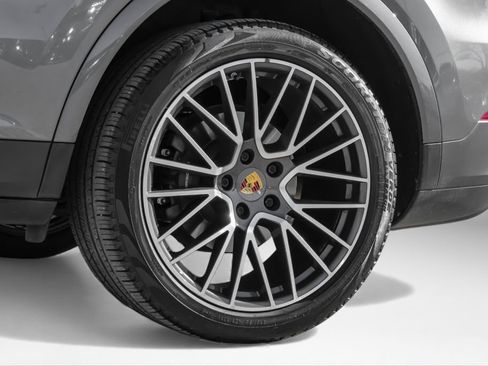 Used 2019 Porsche Cayenne image 76