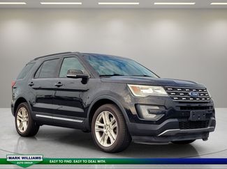 Used 2017 Ford Explorer XLT w/ Equipment Group 202A AWD/4WD video 1