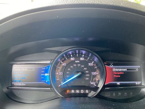 Used 2018 Ford Explorer XLT w/ Equipment Group 202A AWD/4WD image 45